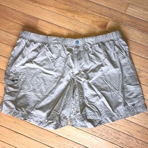 Women’s Columbia Shorts XL tan